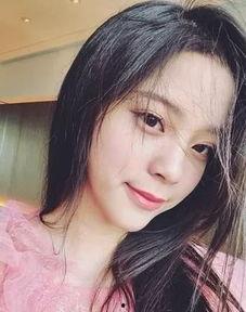 娱乐吃瓜酱女生p图,揭秘网红滤镜下的真实面貌