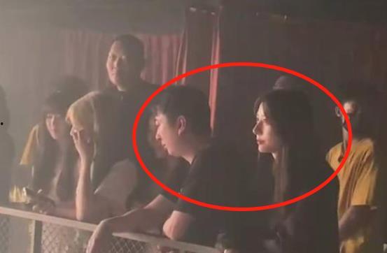 娱乐吃瓜君网红虐猫,娱乐吃瓜君引发社会热议