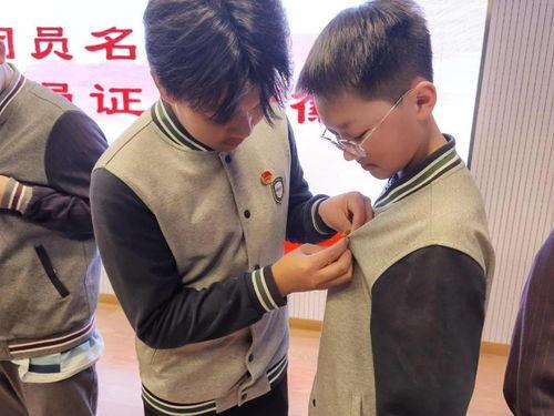 娱乐吃瓜鹅时代少年团,娱乐吃瓜鹅时代的青春偶像传奇